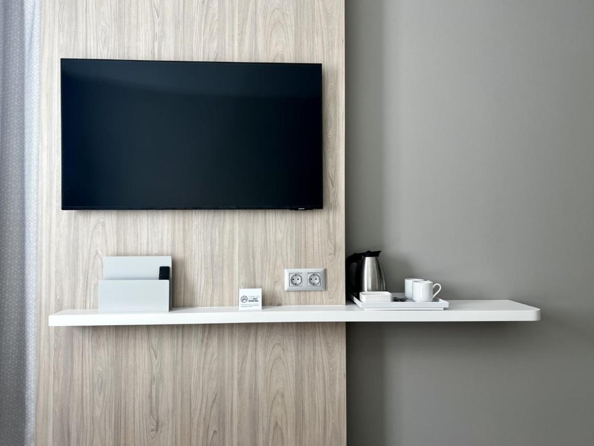 Holiday Inn Express - Madrid - Airport By Ihg Экстерьер фото