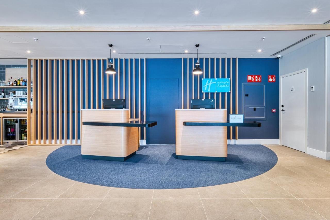 Holiday Inn Express - Madrid - Airport By Ihg Экстерьер фото
