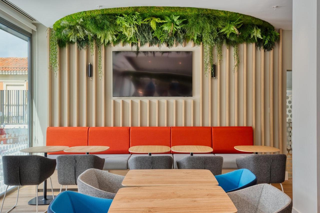 Holiday Inn Express - Madrid - Airport By Ihg Экстерьер фото