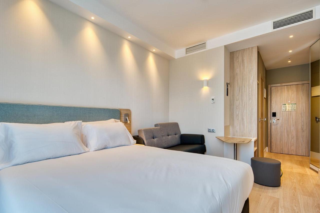 Holiday Inn Express - Madrid - Airport By Ihg Экстерьер фото