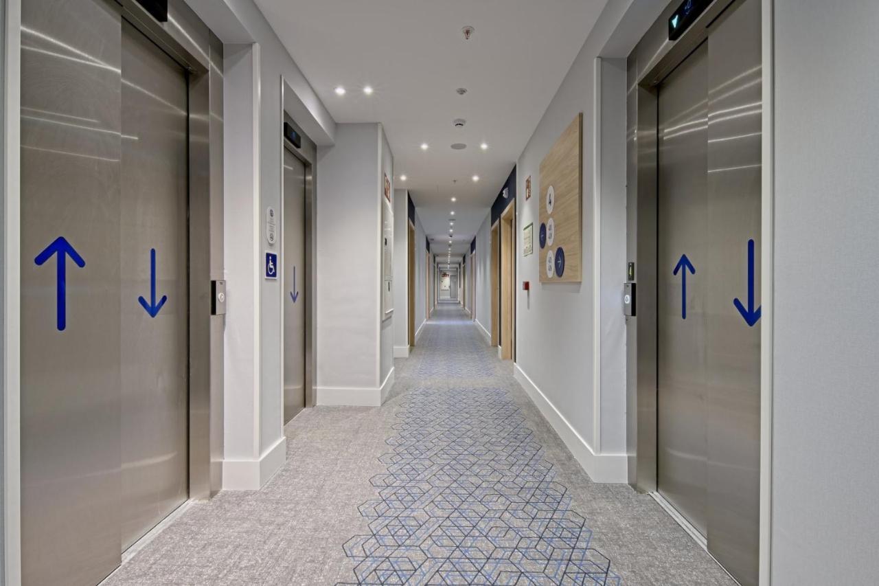 Holiday Inn Express - Madrid - Airport By Ihg Экстерьер фото