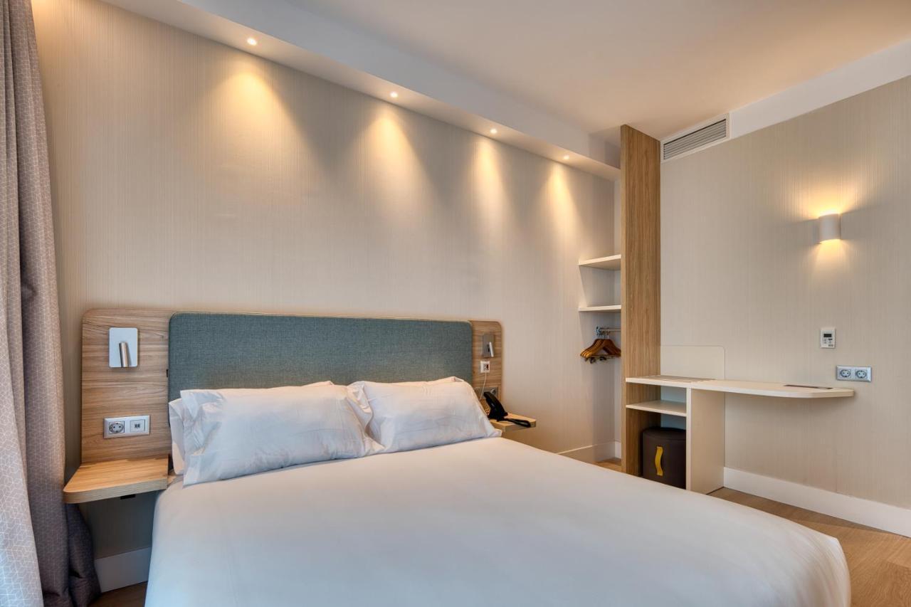 Holiday Inn Express - Madrid - Airport By Ihg Экстерьер фото